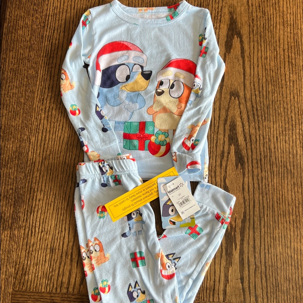 Bluey Christmas Pajamas - 5T New with tags